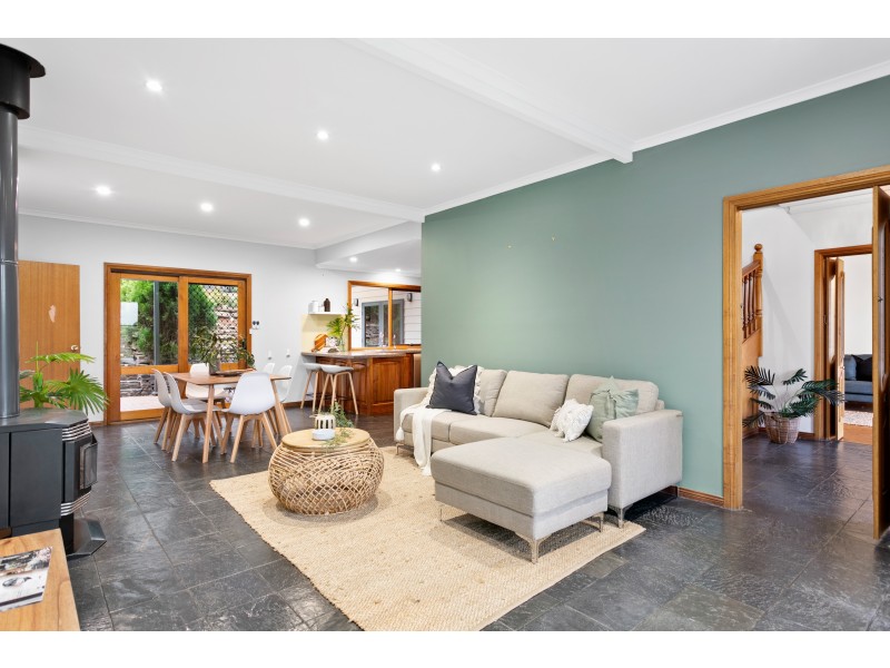 4 Caspian Court, Woodcroft SA 5162