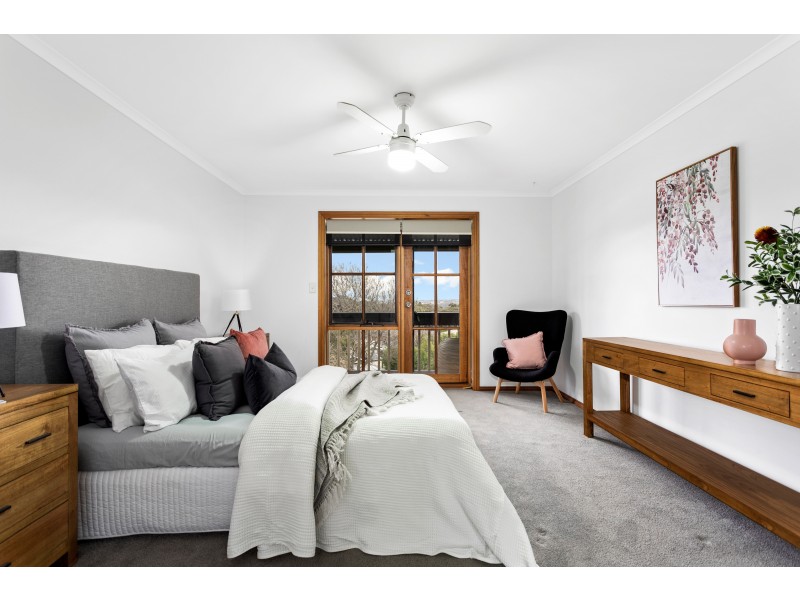 4 Caspian Court, Woodcroft SA 5162