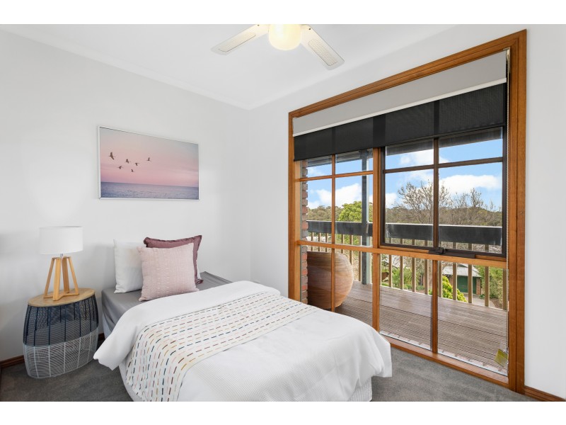 4 Caspian Court, Woodcroft SA 5162