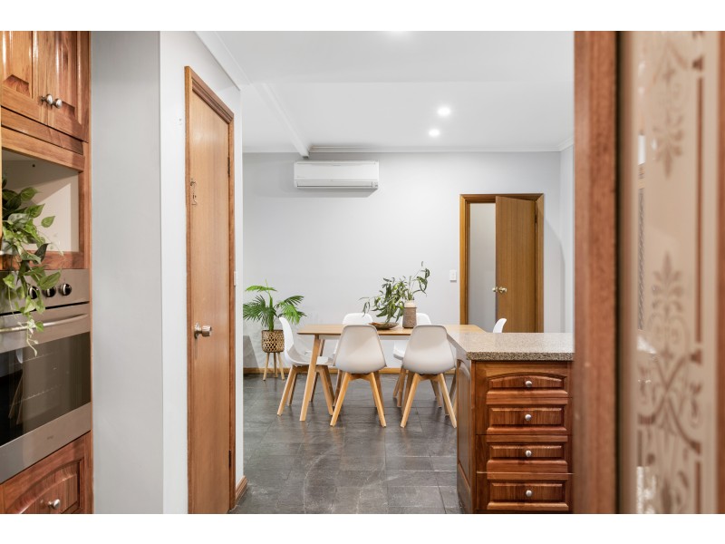 4 Caspian Court, Woodcroft SA 5162