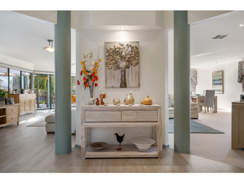 6 Ingleton Drive, Hallett Cove SA 5158