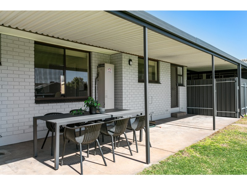 16 Beacon Crescent, Seaford SA 5169