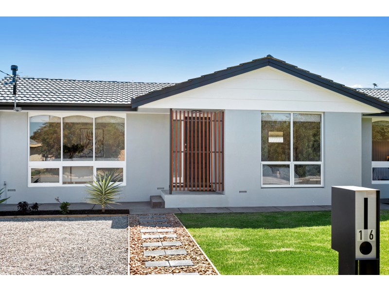 16 Beacon Crescent, Seaford SA 5169