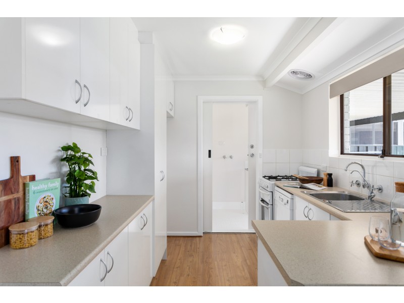 16 Beacon Crescent, Seaford SA 5169