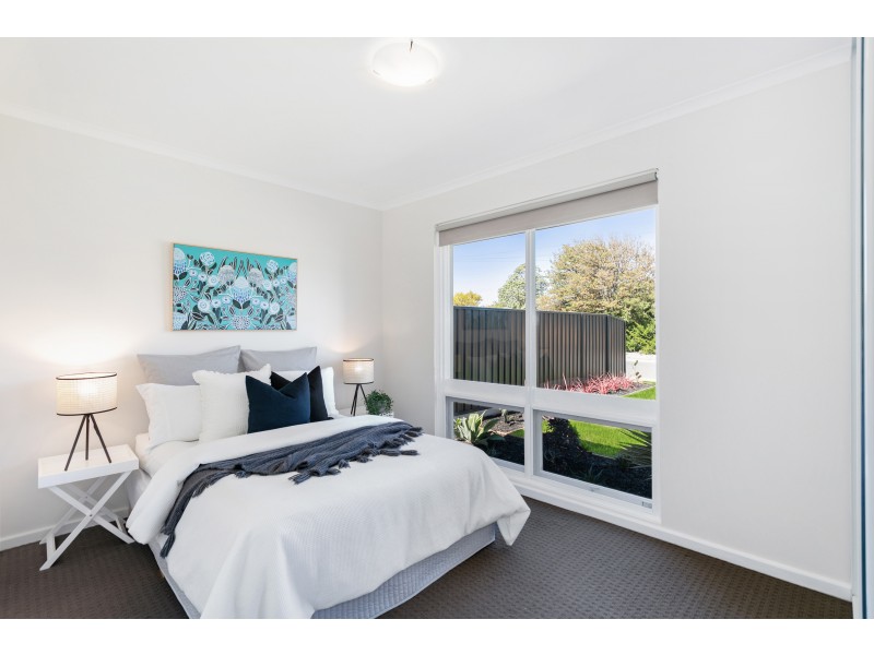 16 Beacon Crescent, Seaford SA 5169