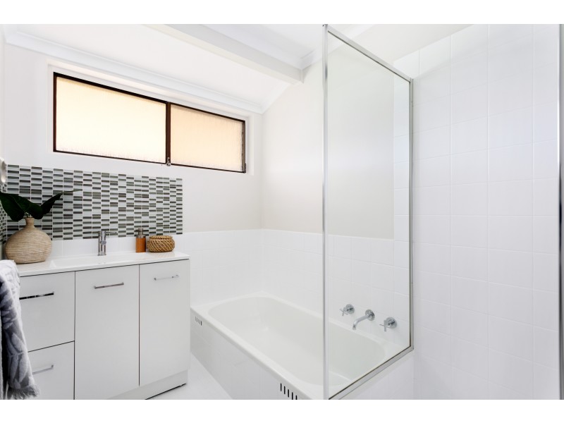 16 Beacon Crescent, Seaford SA 5169