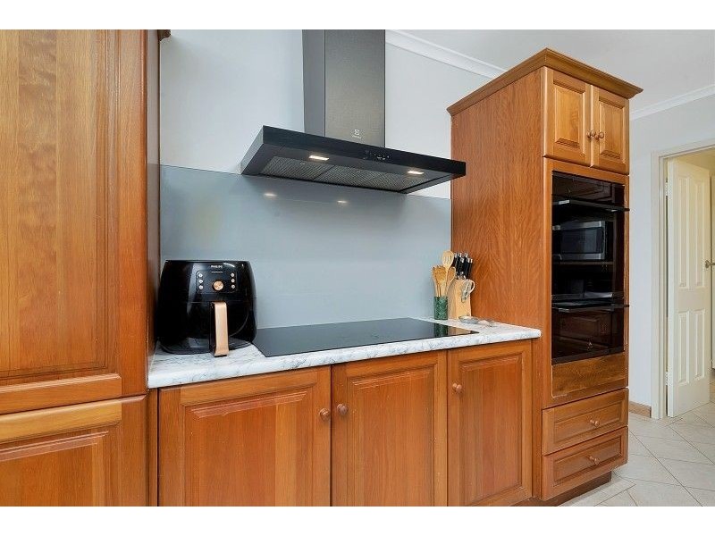 15 Albion Street, Ridgehaven SA 5097