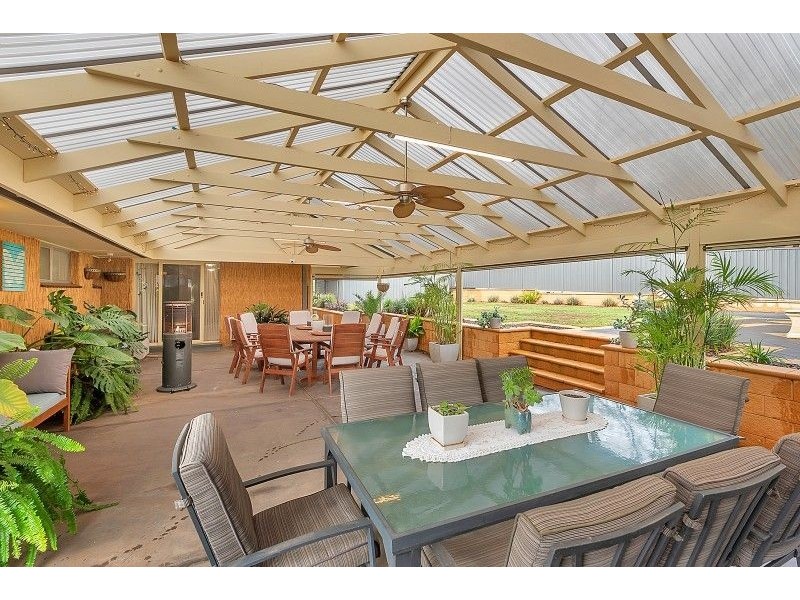 15 Albion Street, Ridgehaven SA 5097