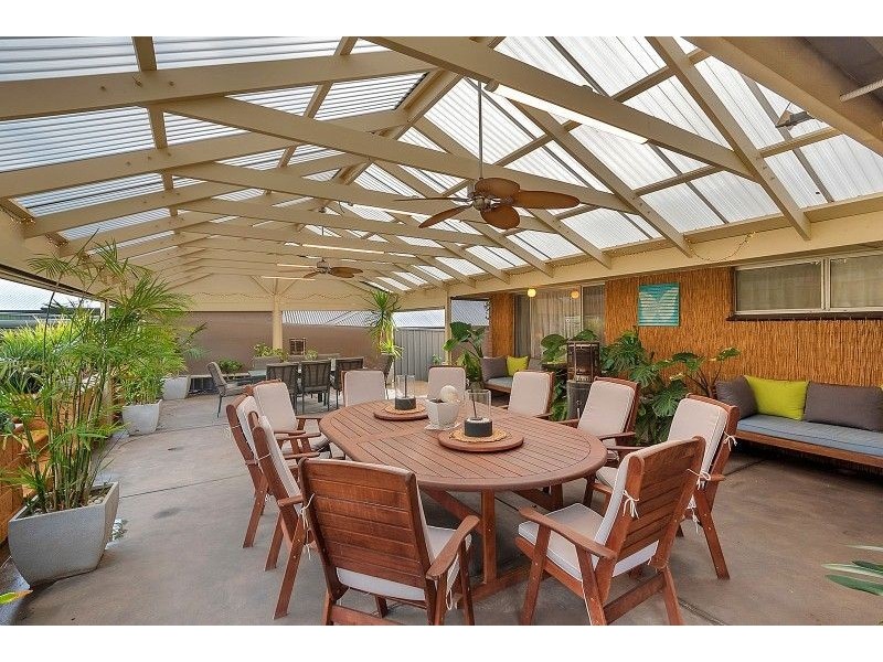 15 Albion Street, Ridgehaven SA 5097