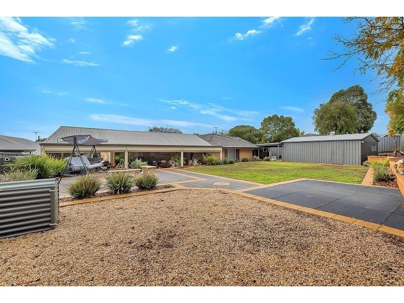 15 Albion Street, Ridgehaven SA 5097