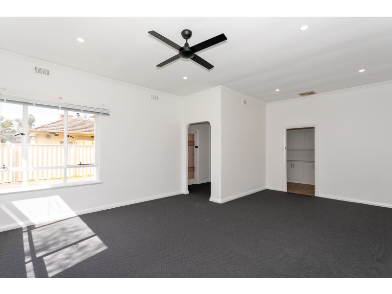 5 CHAMBERLAIN AVENUE, Clarence Gardens SA 5039
