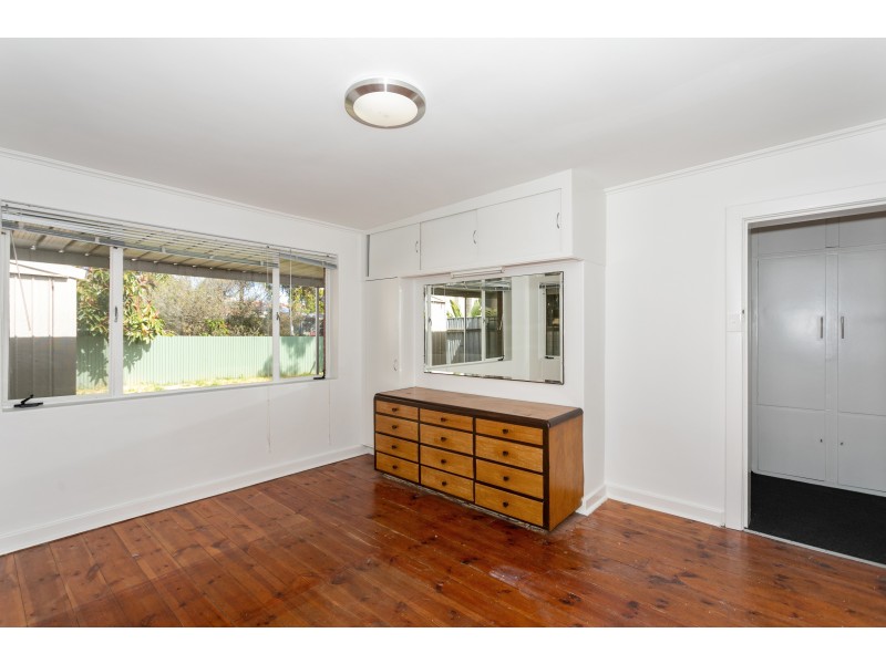 5 CHAMBERLAIN AVENUE, Clarence Gardens SA 5039