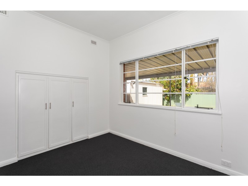 5 CHAMBERLAIN AVENUE, Clarence Gardens SA 5039