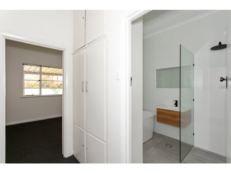 5 CHAMBERLAIN AVENUE, Clarence Gardens SA 5039