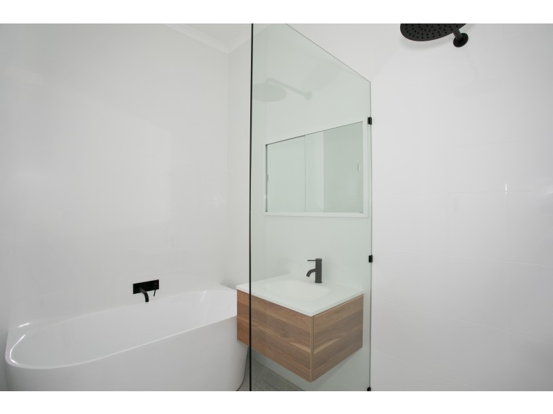 5 CHAMBERLAIN AVENUE, Clarence Gardens SA 5039