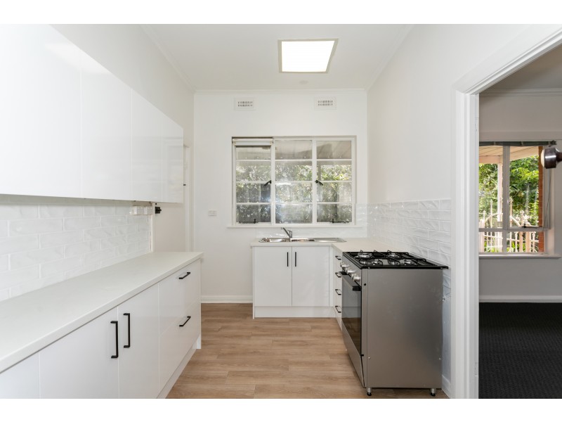 5 CHAMBERLAIN AVENUE, Clarence Gardens SA 5039