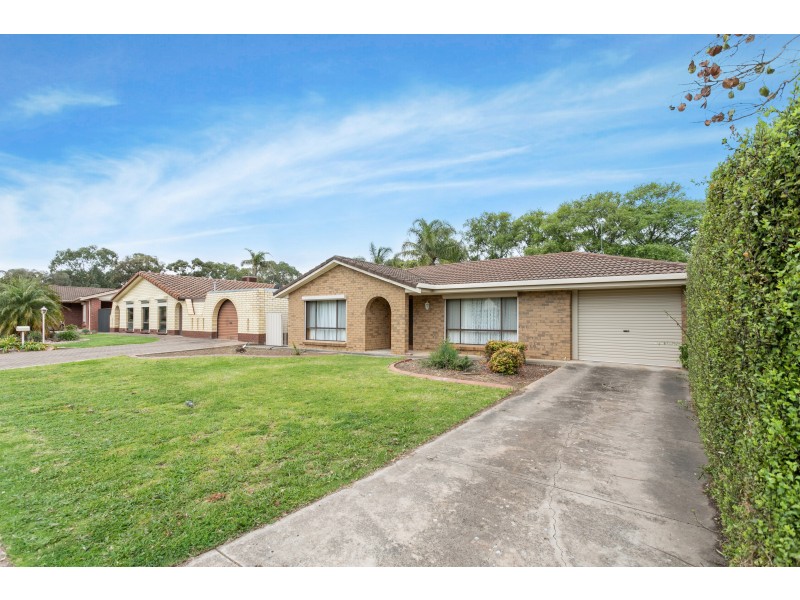 11 Jade Crescent, Happy Valley SA 5159