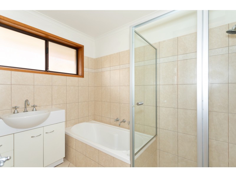 11 Jade Crescent, Happy Valley SA 5159