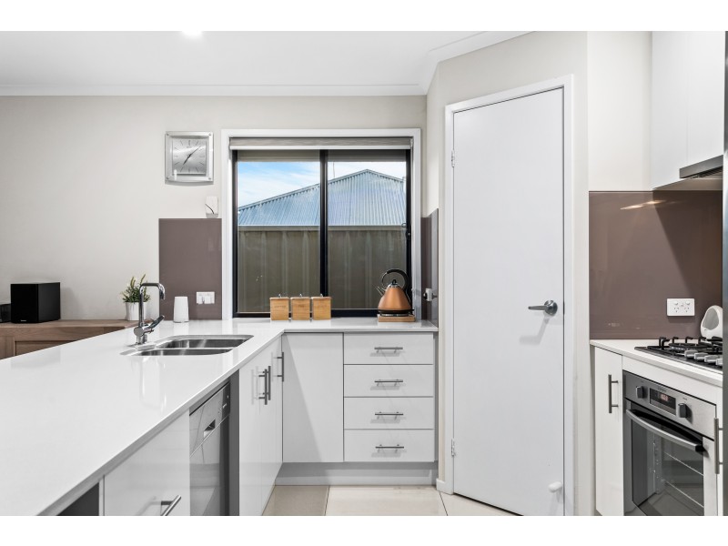 14 Admiral Pde, Seaford Meadows SA 5169