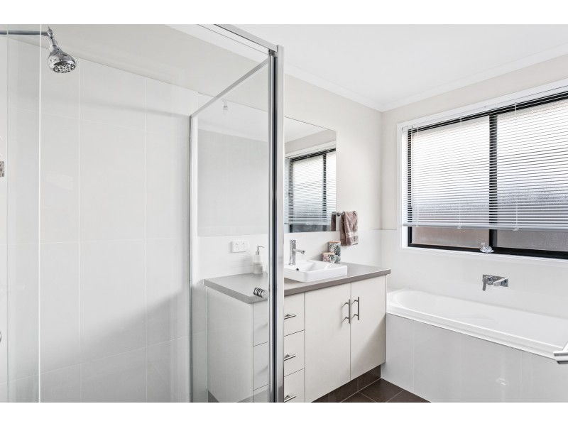 14 Admiral Pde, Seaford Meadows SA 5169