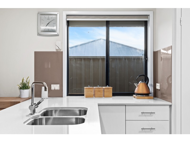 14 Admiral Pde, Seaford Meadows SA 5169