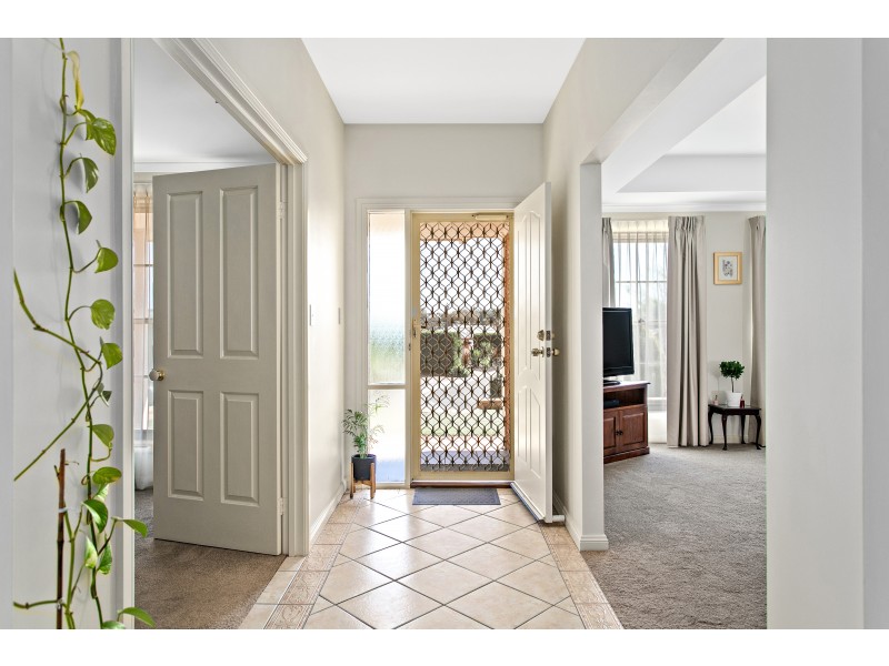 33 Nyrang Circuit, Woodcroft SA 5162