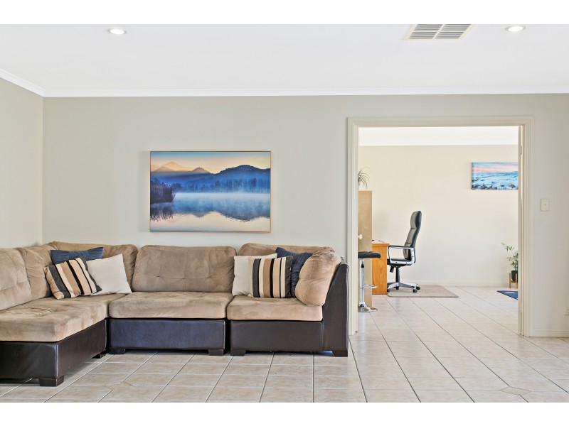 33 Nyrang Circuit, Woodcroft SA 5162