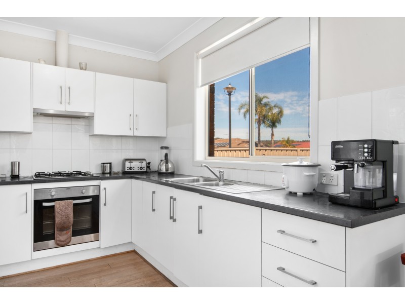 1/15 Sovereign Drive, Woodcroft SA 5162