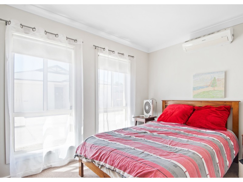 1/15 Sovereign Drive, Woodcroft SA 5162