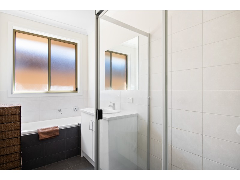 1/15 Sovereign Drive, Woodcroft SA 5162