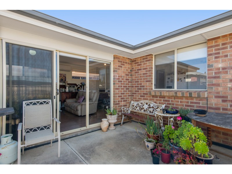 1/15 Sovereign Drive, Woodcroft SA 5162