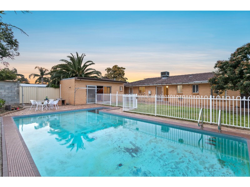 19 Richardson Crescent, Morphett Vale SA 5162