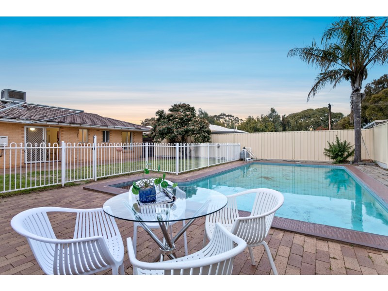 19 Richardson Crescent, Morphett Vale SA 5162