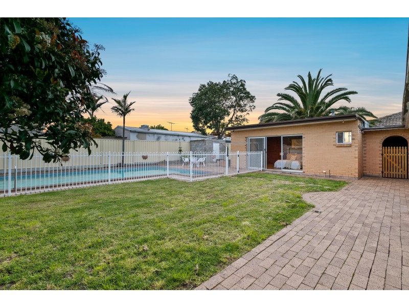 19 Richardson Crescent, Morphett Vale SA 5162