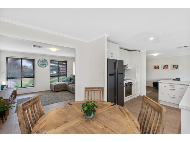 23 Lyons Circuit, Trott Park SA 5158