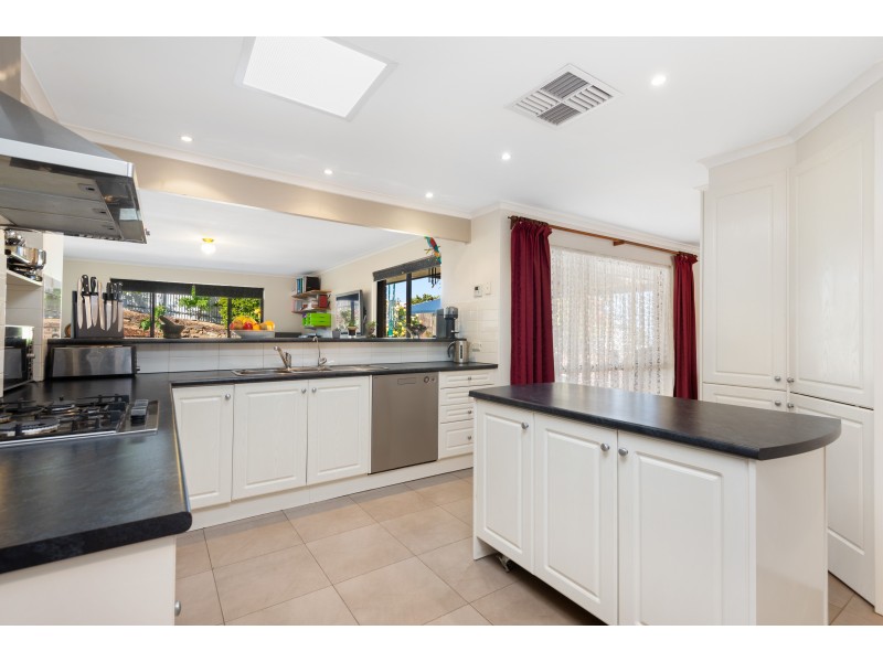 7 Warawee Place, Hallett Cove SA 5158