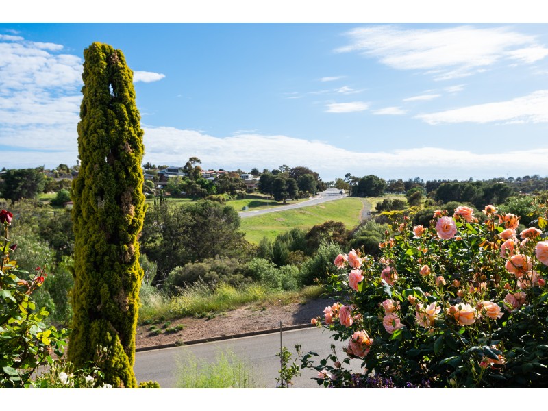 7 Warawee Place, Hallett Cove SA 5158