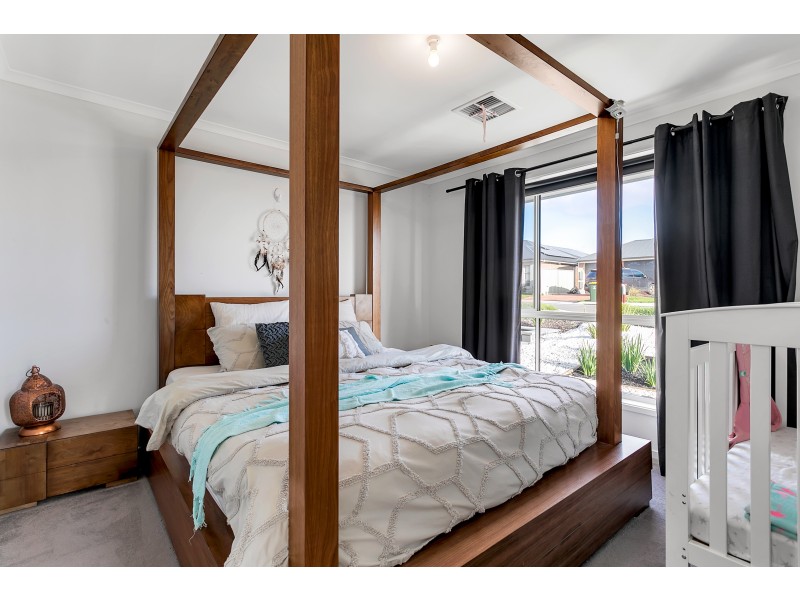 1 Observation Road, Seaford Heights SA 5169