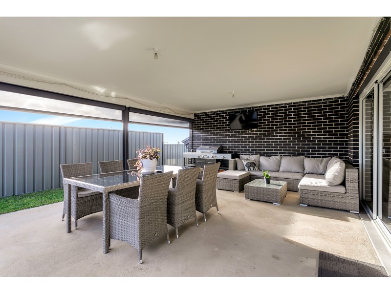 1 Observation Road, Seaford Heights SA 5169