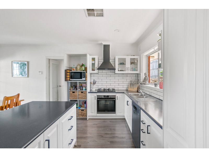 15 Jarrad Road, Happy Valley SA 5159