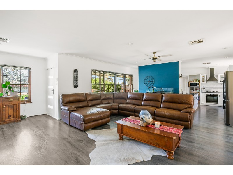 15 Jarrad Road, Happy Valley SA 5159