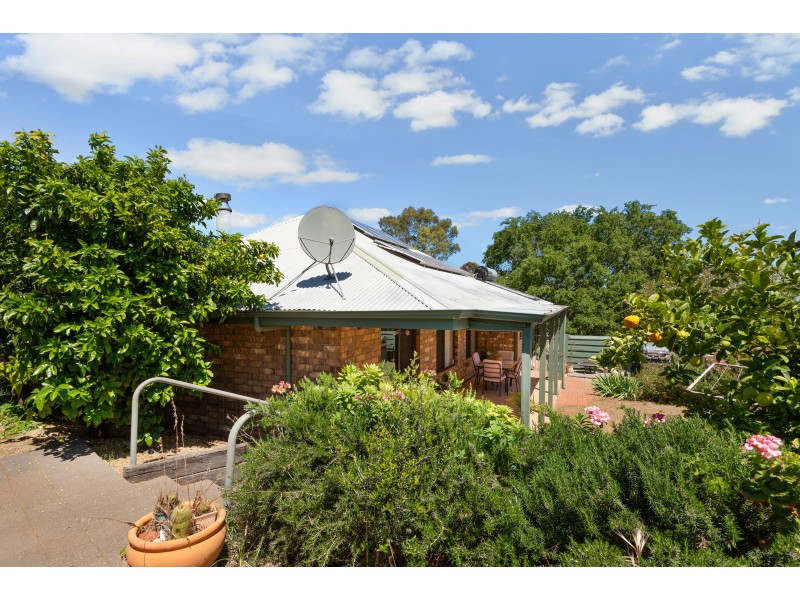 141 Perry Barr Road, Hallett Cove SA 5158