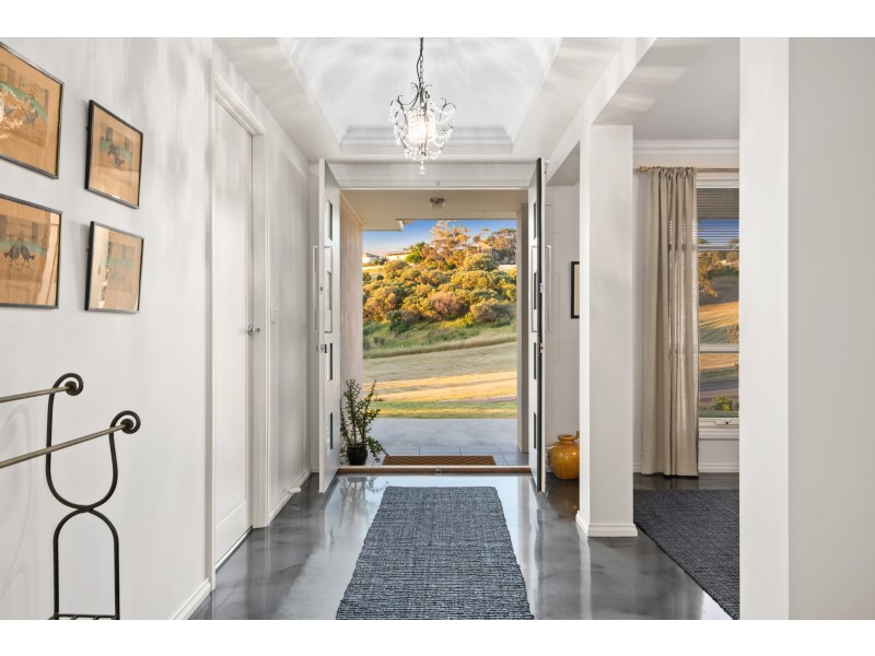 2 Nurlo Road, Noarlunga Downs SA 5168