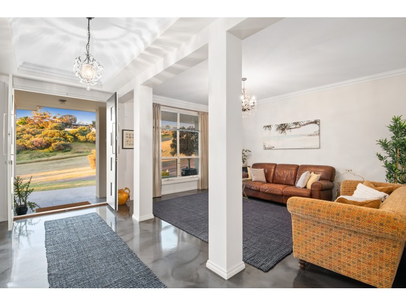 2 Nurlo Road, Noarlunga Downs SA 5168