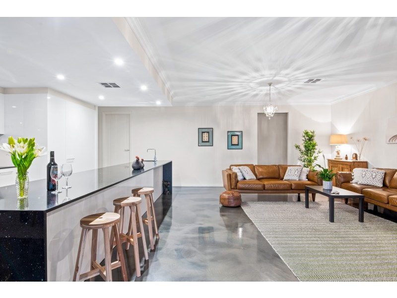 2 Nurlo Road, Noarlunga Downs SA 5168
