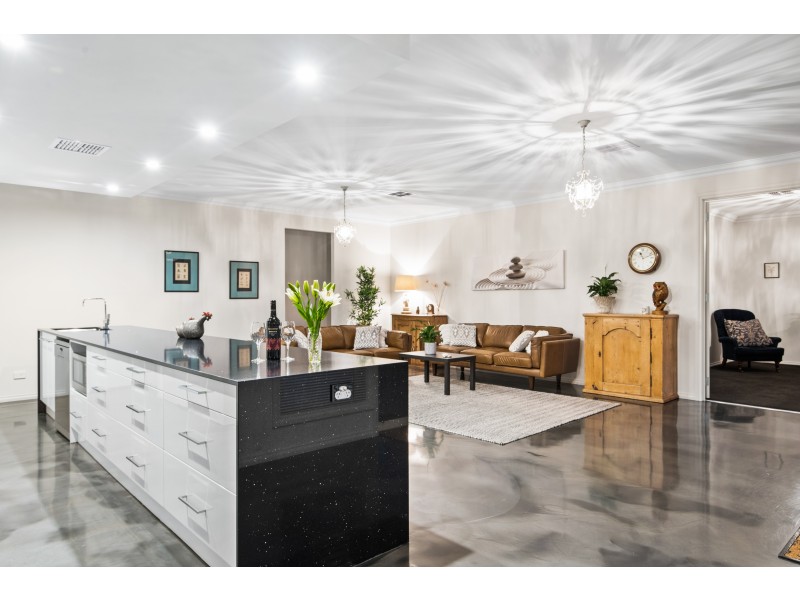 2 Nurlo Road, Noarlunga Downs SA 5168