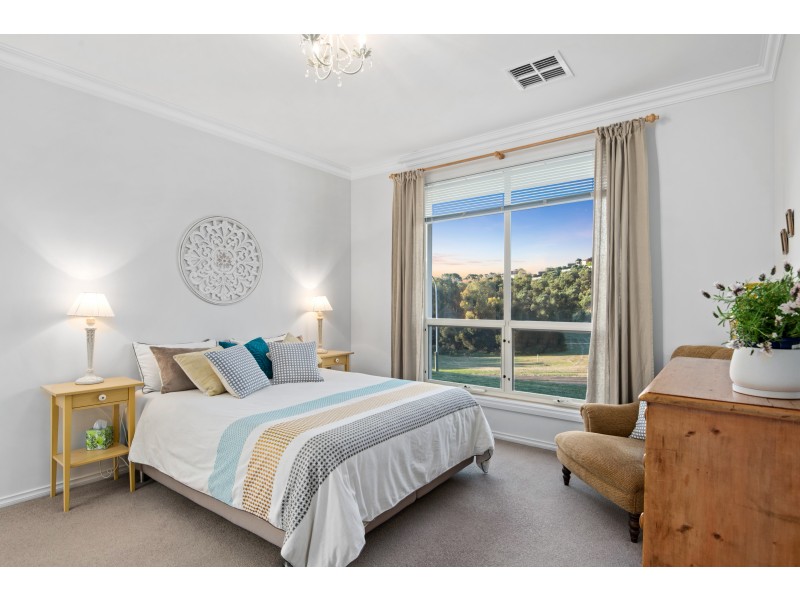 2 Nurlo Road, Noarlunga Downs SA 5168