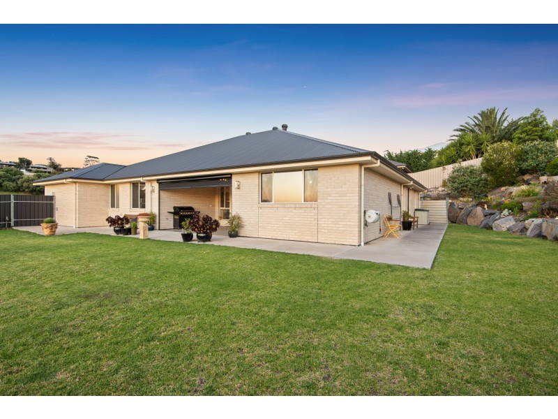 2 Nurlo Road, Noarlunga Downs SA 5168