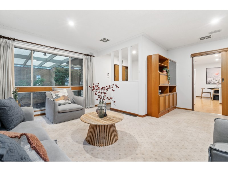 111 Black Road, Flagstaff Hill SA 5159