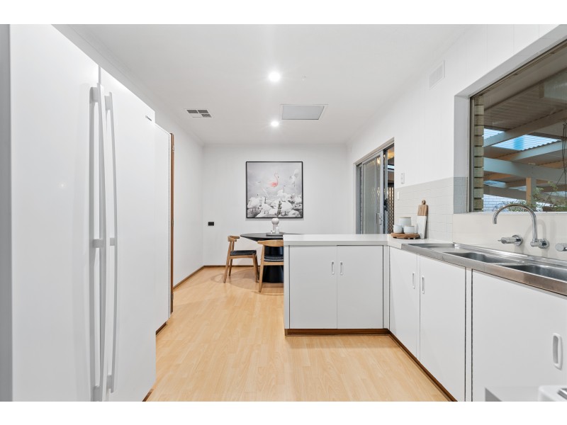 111 Black Road, Flagstaff Hill SA 5159